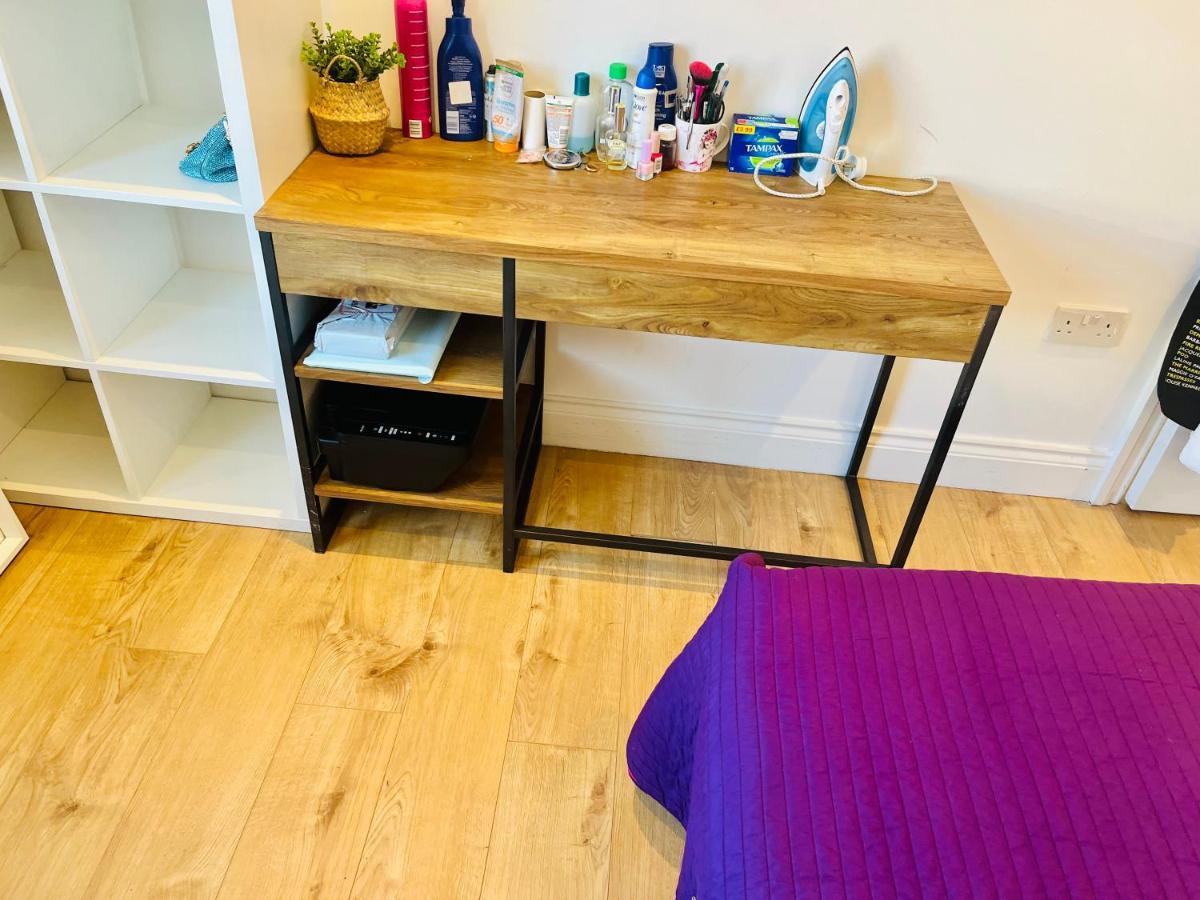 Very Lovely And 1-bed In * Londra